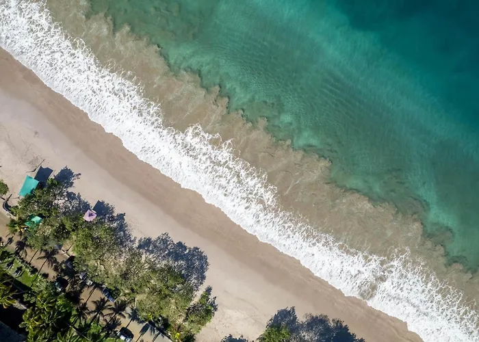 Stylish Flamingo With Ocean Views, Renovated Kitchen & Walkable Access * Playa Flamingo